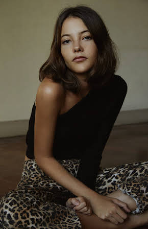 Mireia Oriol as 