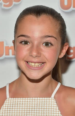 Alexa Nisenson as 