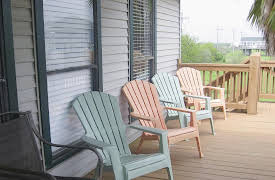 Beachfront Bargain Hunt Renovation, Season 1: Crystal Beach, Here We Come!