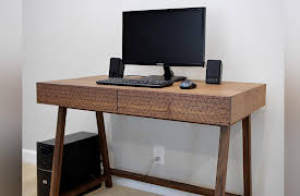 Brad Rodriguez: This Old House Makers Channel: Modern Desk With Wire Management