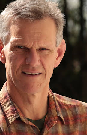 Steve Rankin as Detective #2