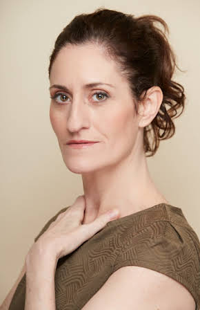 Laura Gómez-Lacueva as 