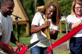 Tiny Treehouse Escape: Ribbon Cutting