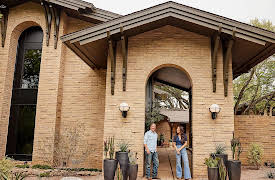 Fixer Upper: The Lakehouse, Season 1: Jo's Surprise on Fixer Upper's 10th Anniversary Reveal