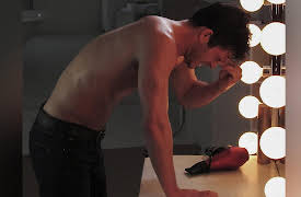 Young, Hot & Crooked Season 1: Killer Looks