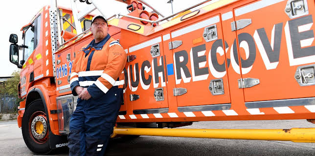 9:00 PM: Trucking Hell: Greatest Rescues (S1 E3) (S1) | Paramount | 3/26 2026