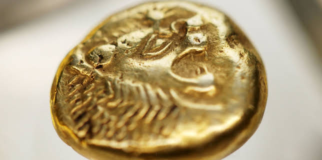 12:02: Die fabelhafte Geschichte des Geldes | Arte | 12/13 2025