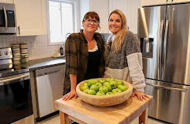 Unsellable Houses, Season 1: Road House to Show House