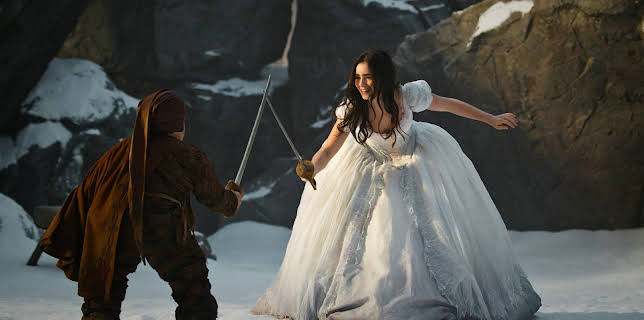 Spegel spegel (2012)