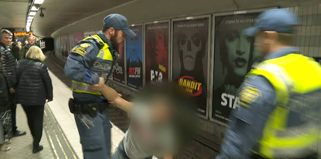 00:30: T-banen Stockholm (S5 E1) (S5) | MAX | 2/20 2026