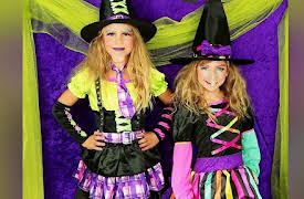 The Daya Daily: Cute Halloween Witch Costumes and Makeup