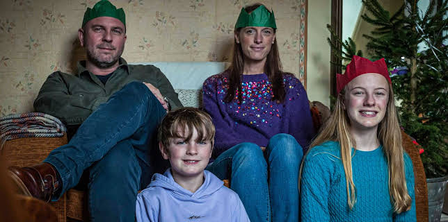 10:00 AM: A Wartime Christmas (S1 E2) (S1) | 5 Select | 12/21 2025