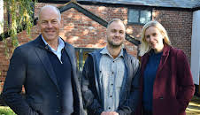 Kirstie and Phil's Love It or...