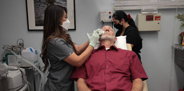 00:25: Dr. Pimple Popper (S4 E21) (S4) | TLC | 12/14 2025