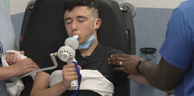 10:00 PM: 24 Hours in A&E | Channel 4 | 11/10 2025