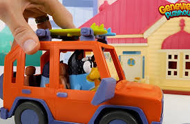 Genevieve's Playhouse: Bluey Gets a New House and Goes to School