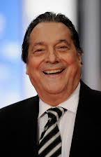 Sancho Gracia como Miguel