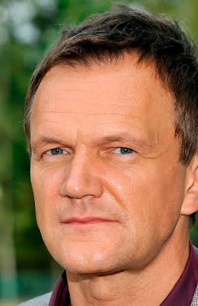 Cezary Pazura as 