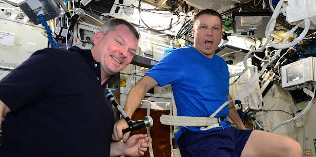 02:35: Romfartseventyret: Venner for livet | NRK 1 | 3/15 2026