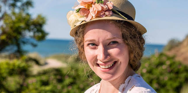 16:20: Seaside Hotel (S03/E02) | One | 1/21 2026