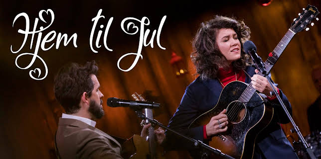 20:50: Hjem til jul - en intim julekonsert med kjente artister | NRK 3 | 12/14 2025