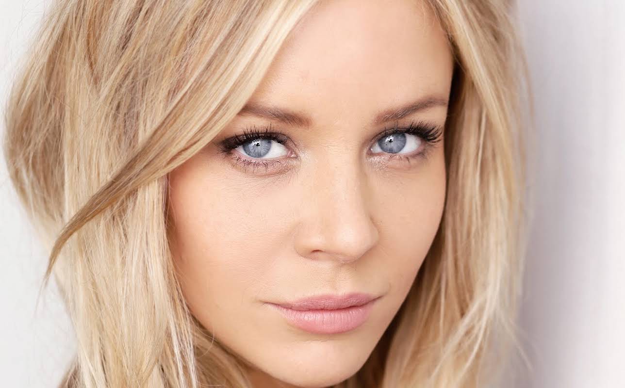 Tara Holt