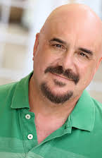 Sean Michael Beyer som Director