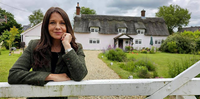 3:00 PM: Escape to the Country (S25) | BBC One | 2/5 2026