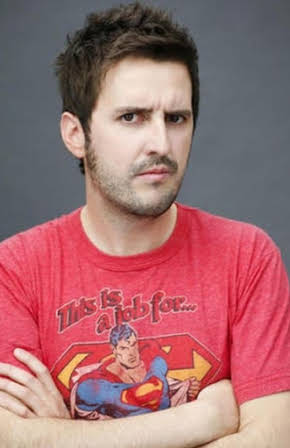 Julián López as 