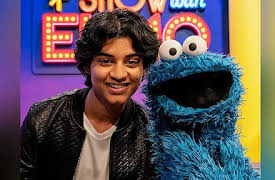 The Not Too Late Show with Elmo: Season 2: Rohan Chand / Kane Brown