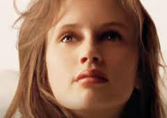 Joven y bonita