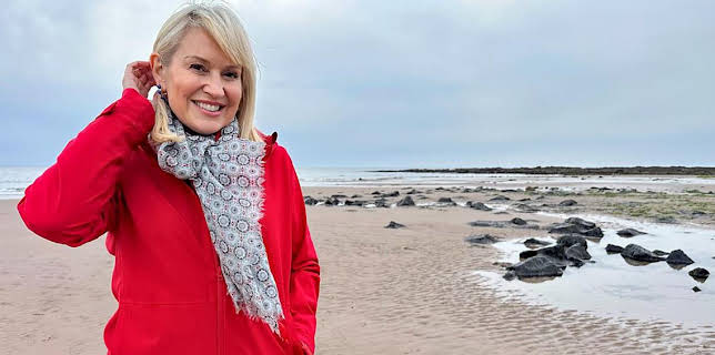 3:45 PM: Escape to the Country (S24) | BBC One | 1/24 2026