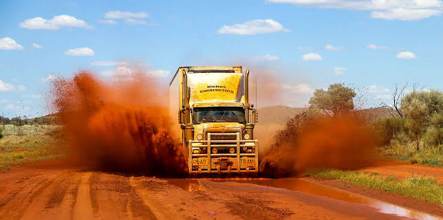1:05 AM: Outback Truckers (S2 E3) (S2) | Paramount | 3/12 2026