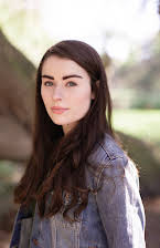 Maureen Renee Hughes som Linda