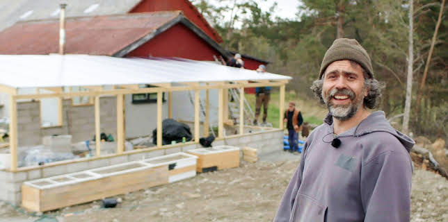 11:25: Hjelp, vi har kjøpt ein bondegard!: Drivhus | NRK 2 | 1/10 2026