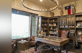 Junk Gypsies, Season 3: Marcus Luttrell's Study