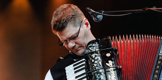 10:50 PM: Skipinnish Aig A' Chaisteal | BBC Alba | 11/28 2025