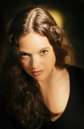Catarina Wallenstein as 