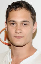 Rafi Gavron como Josh