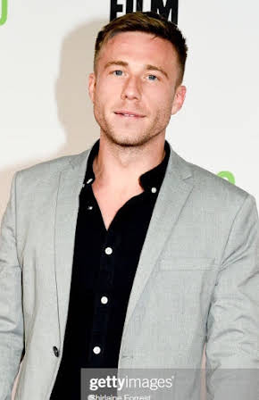 Tom Gill as Ricky