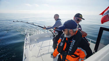 20:30: Jakten på monstermakrellen: Faen ikke noen lange | NRK Tegnspraak | 4/3 2026