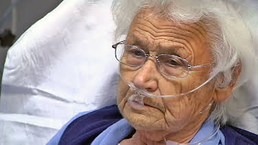 10:00 PM: 24 Hours in A&E | More 4 | 8/3 2025