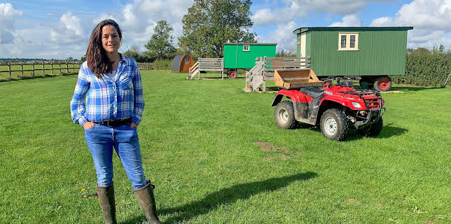 7:55 PM: Four in a Bed | More 4 | 11/9 2025