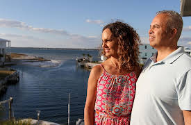 House Hunters: Amazing Water Homes, Season 1: A Home for the Next Generation in Navarre Beach