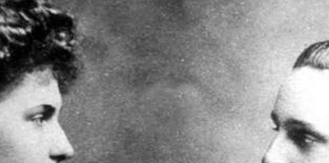 Victoria Eugenia, la reina de sangre maldita: La caída del trono