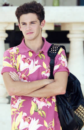 Ruggero Pasquarelli as 