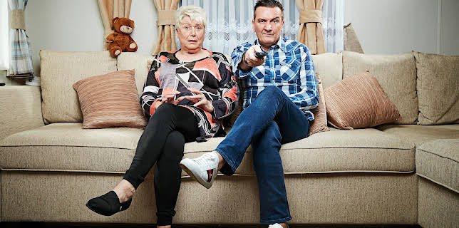 10:00 PM: Gogglebox Festive Special | Channel 4 | 11/20 2025