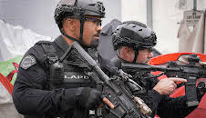S.W.A.T. (S6 E18)