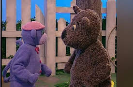 Elliot Moose: A Tail of Two / A Lion In Summer / Elliot's Masterpiece