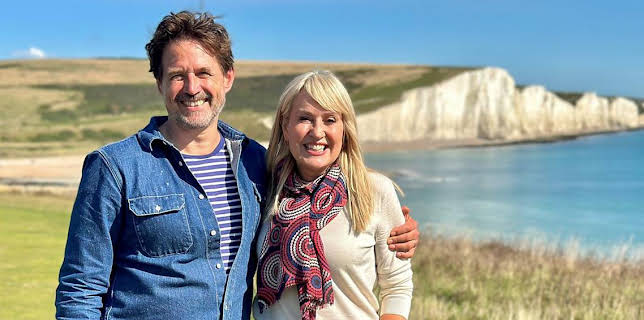 3:00 PM: Escape to the Country (S25) | BBC One | 11/19 2025